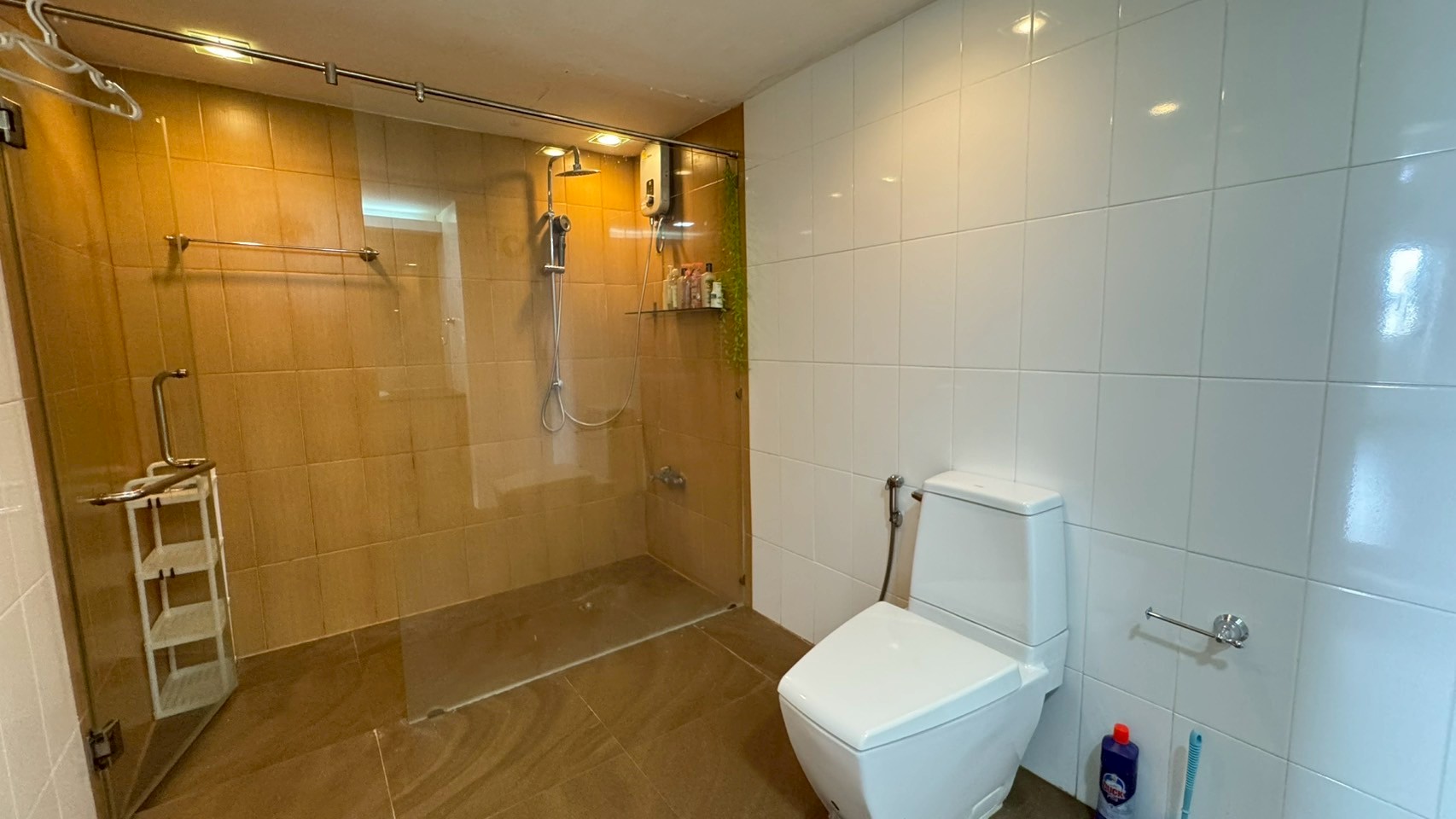 Three Bed Room Apartment For Rent