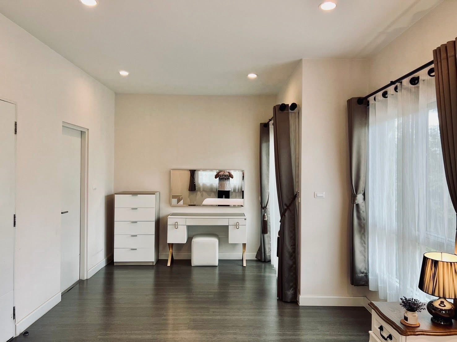 Detached House For Rent