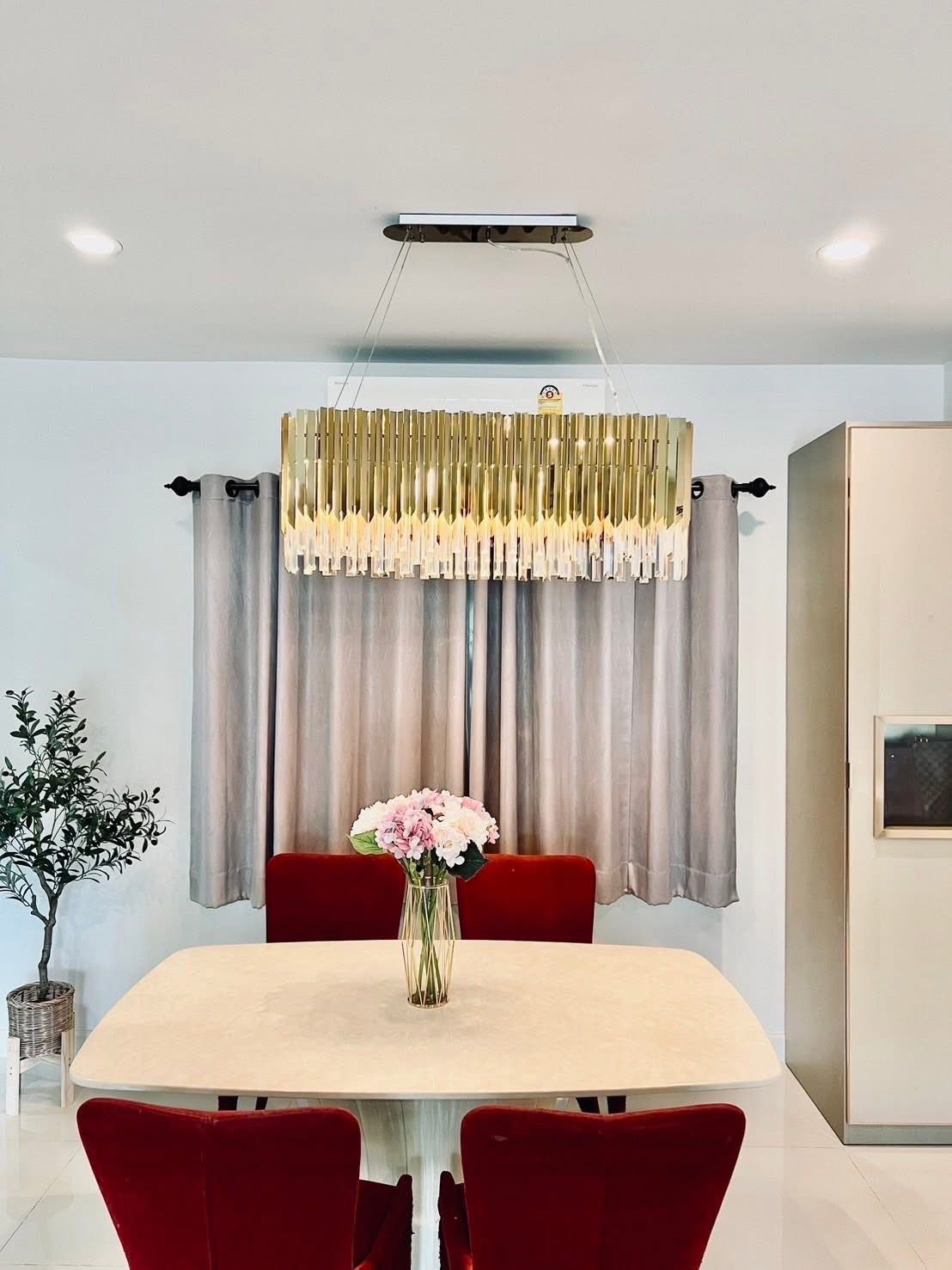Detached House For Rent
