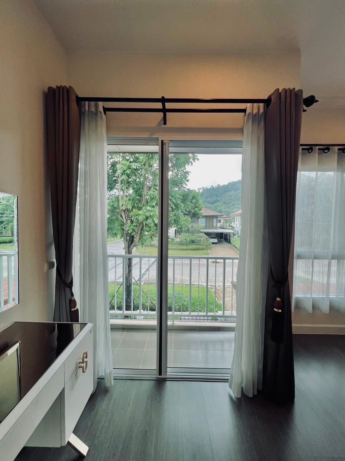 Detached House For Rent