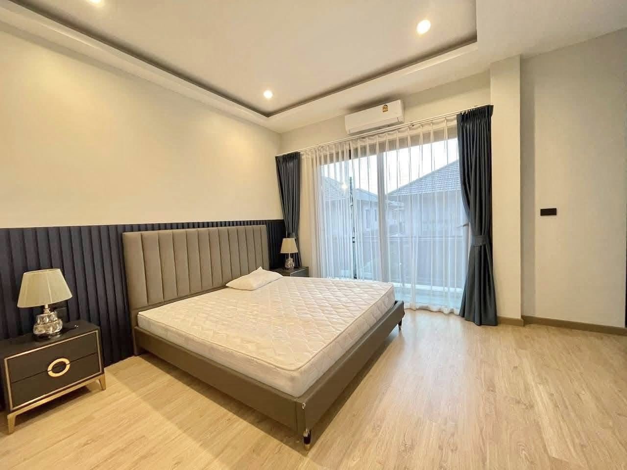 Detached House For Rent