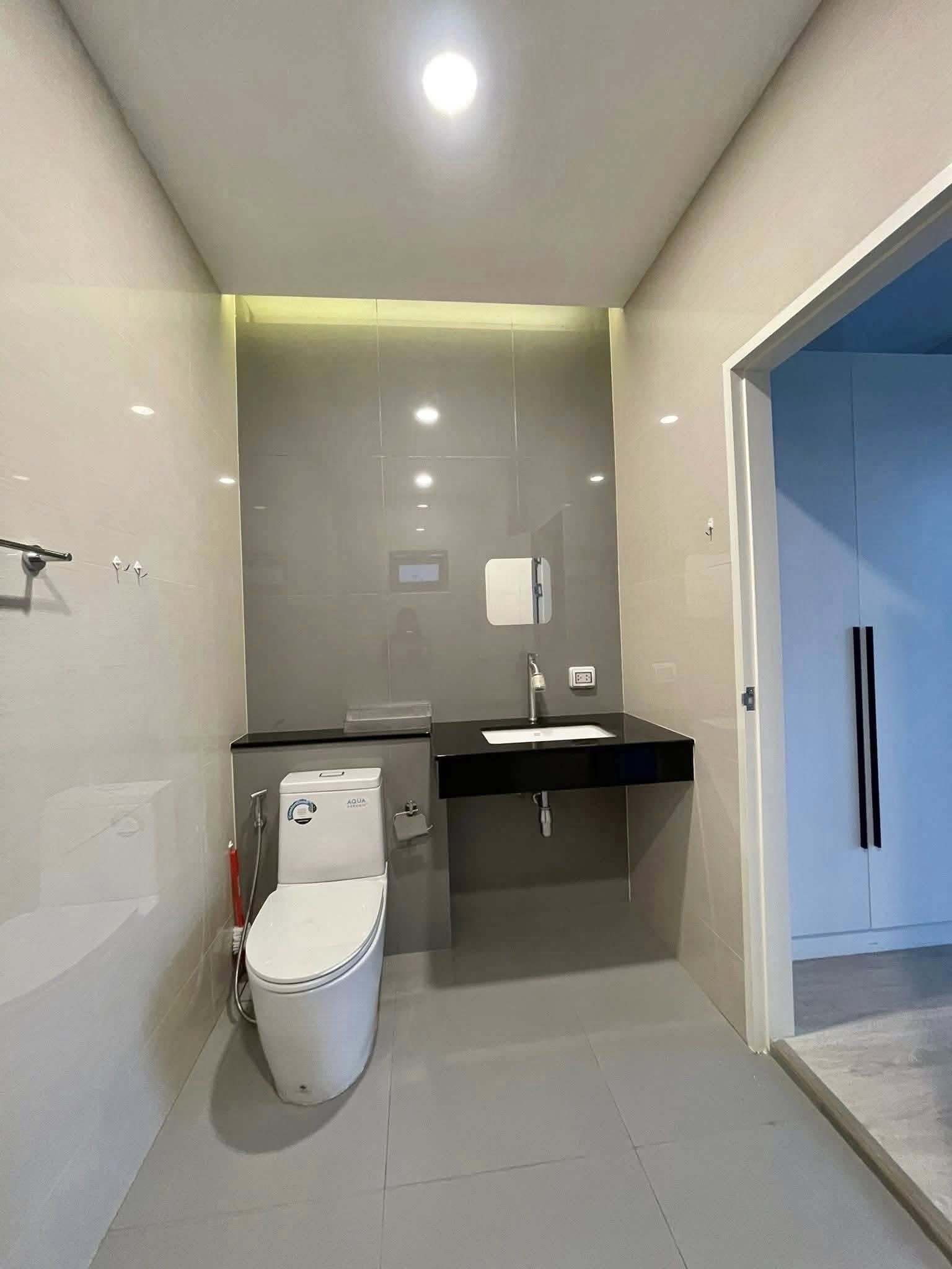 Detached House For Rent