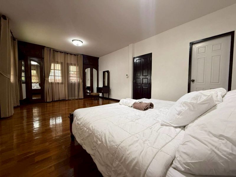 Luxury Detached House For Rent