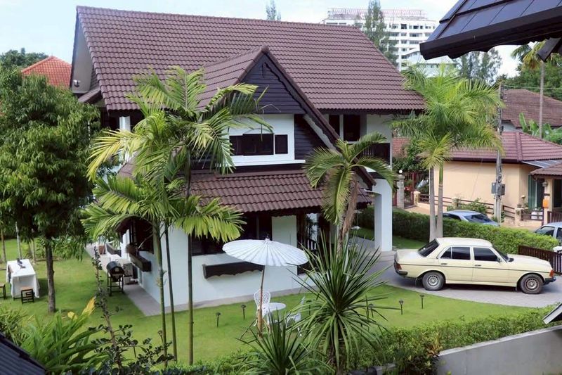 Luxury Detached House For Rent