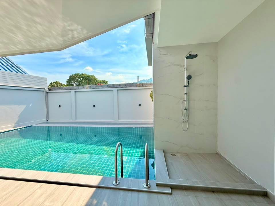 Luxury Pool Villa For Rent