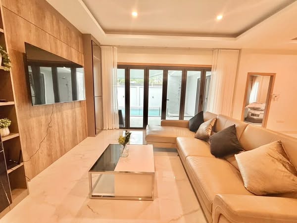 Luxury Pool Villa For Rent