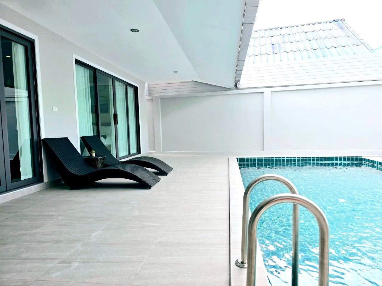 Luxury Pool Villa For Rent