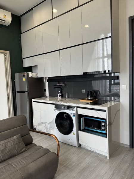 One Bedroom Condo For Rent
