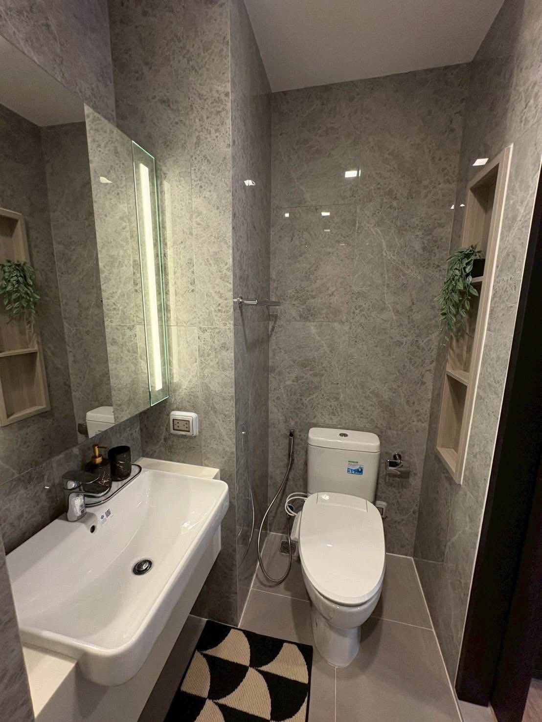 One Bedroom Condo For Rent
