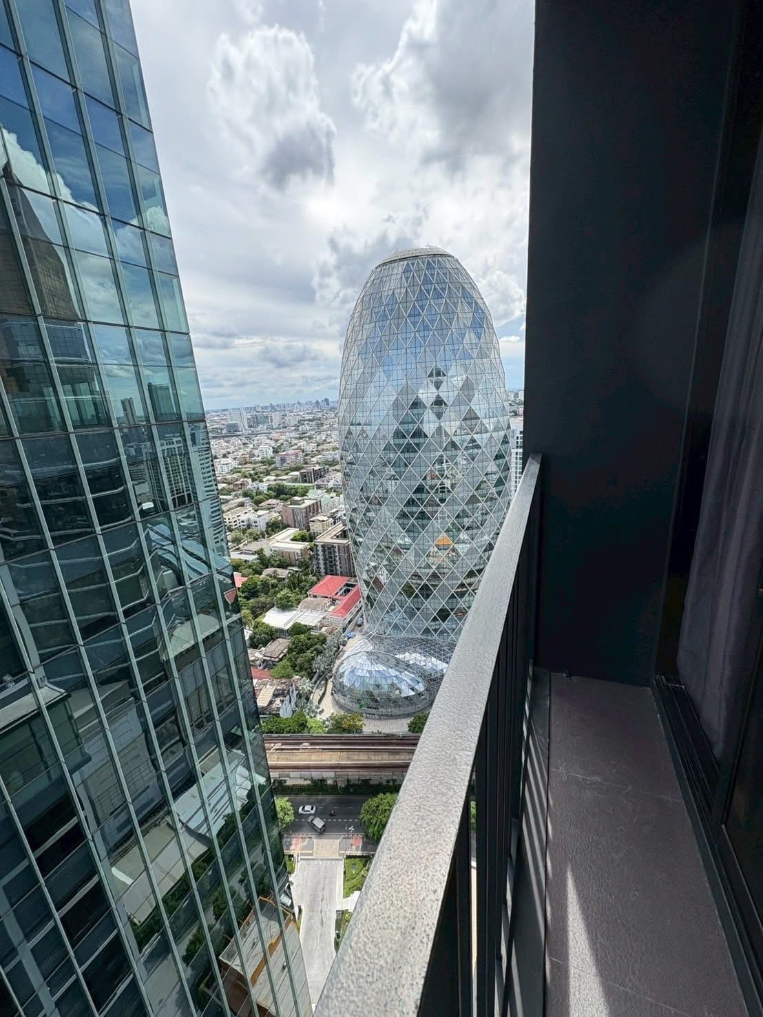 One Bedroom Condo For Rent