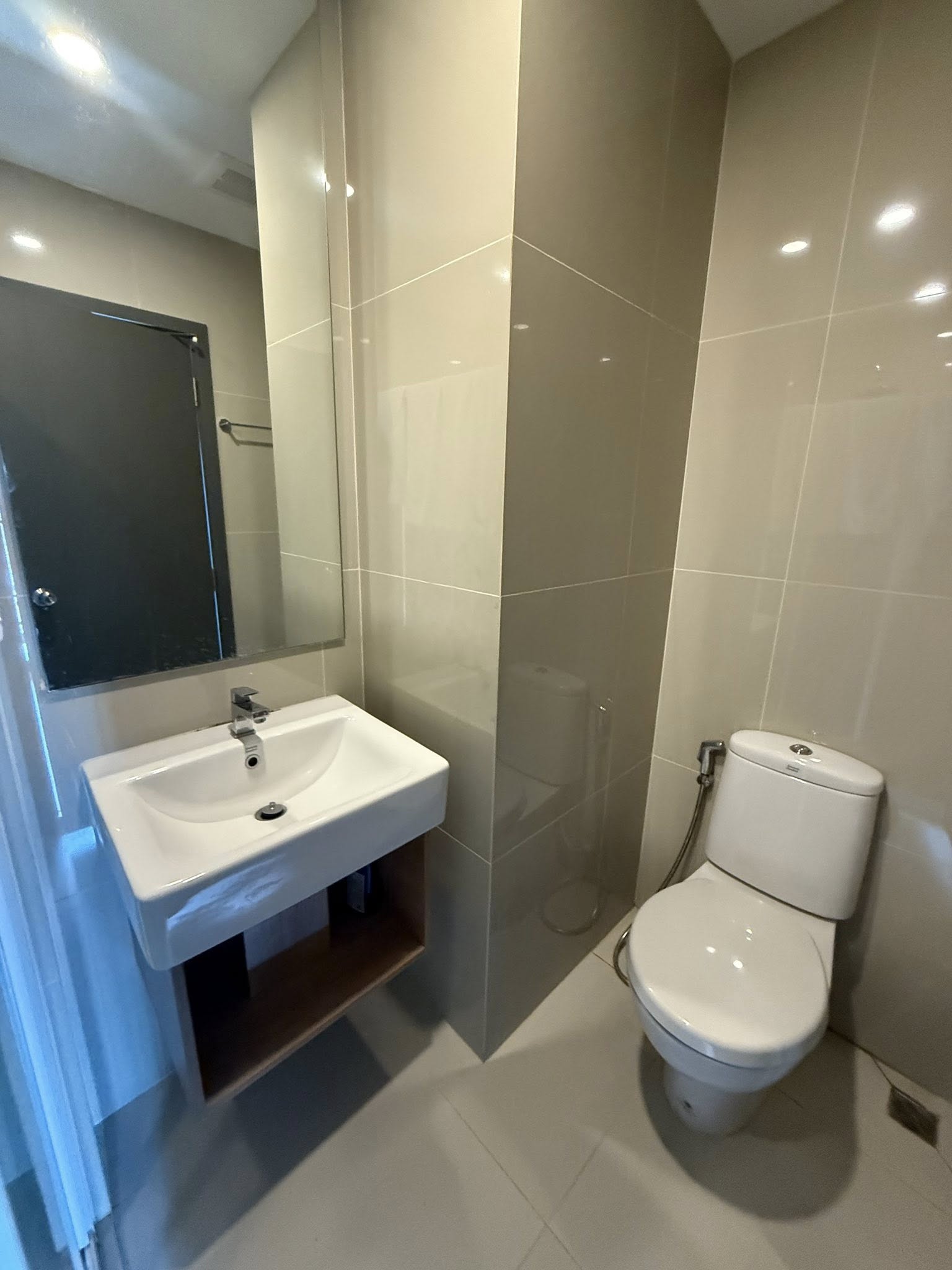 One Bedroom Condo For Rent