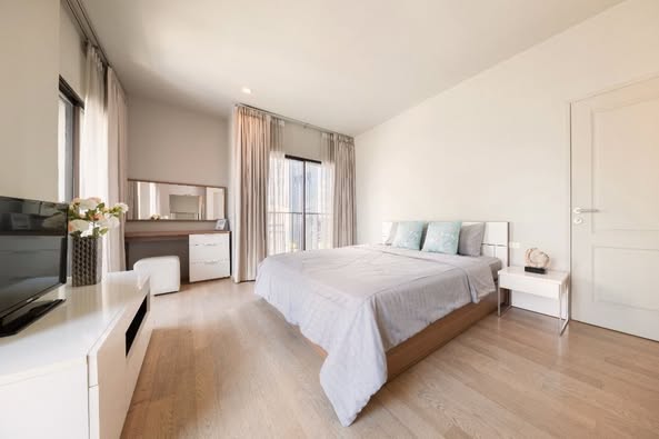 One Bedroom Condo For Rent
