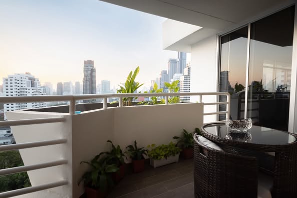 Large Three Bed Room Apartment For Sale