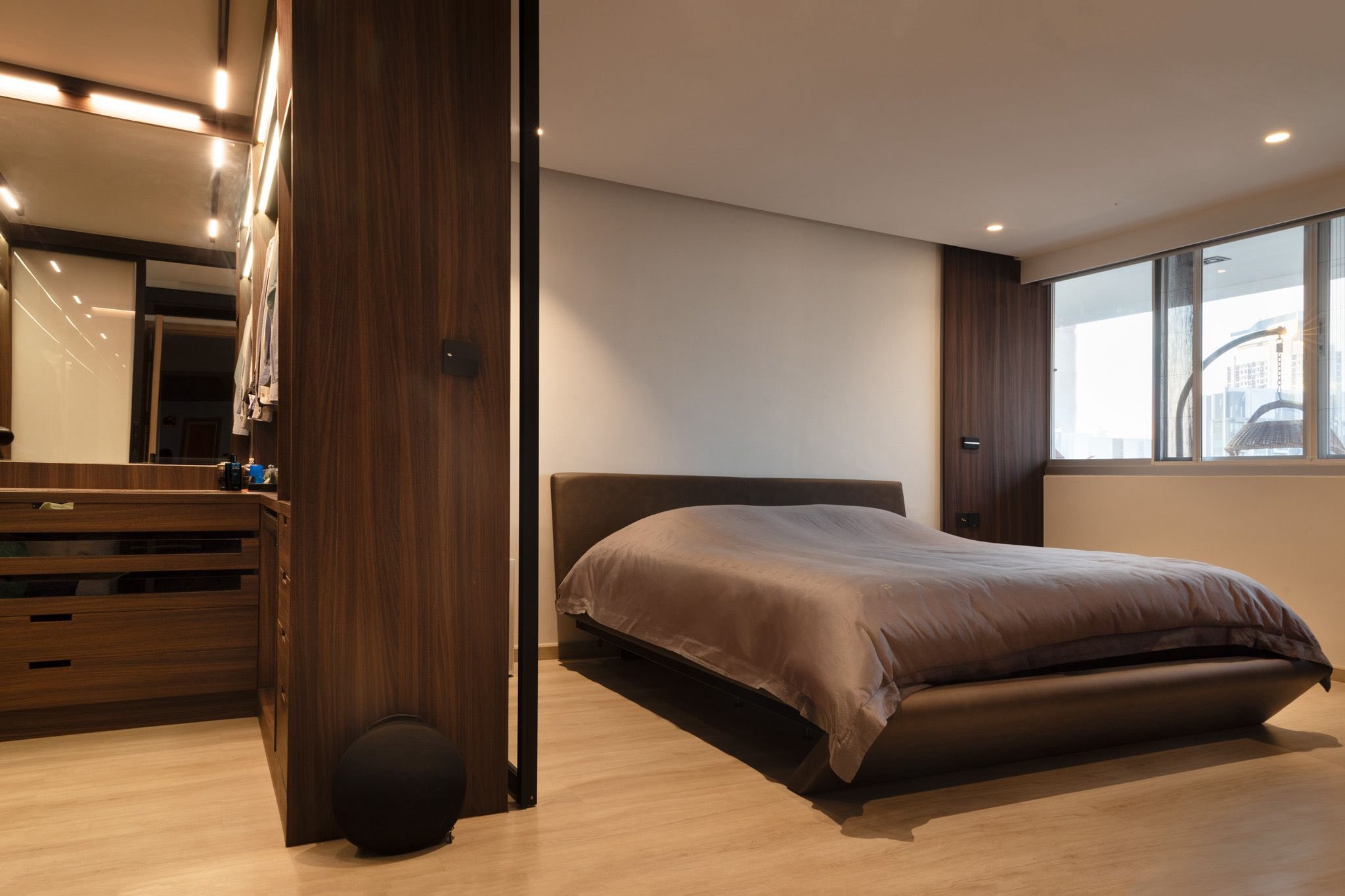 Large Three Bed Room Apartment For Sale