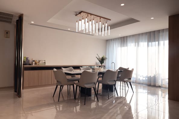 Large Three Bed Room Apartment For Sale