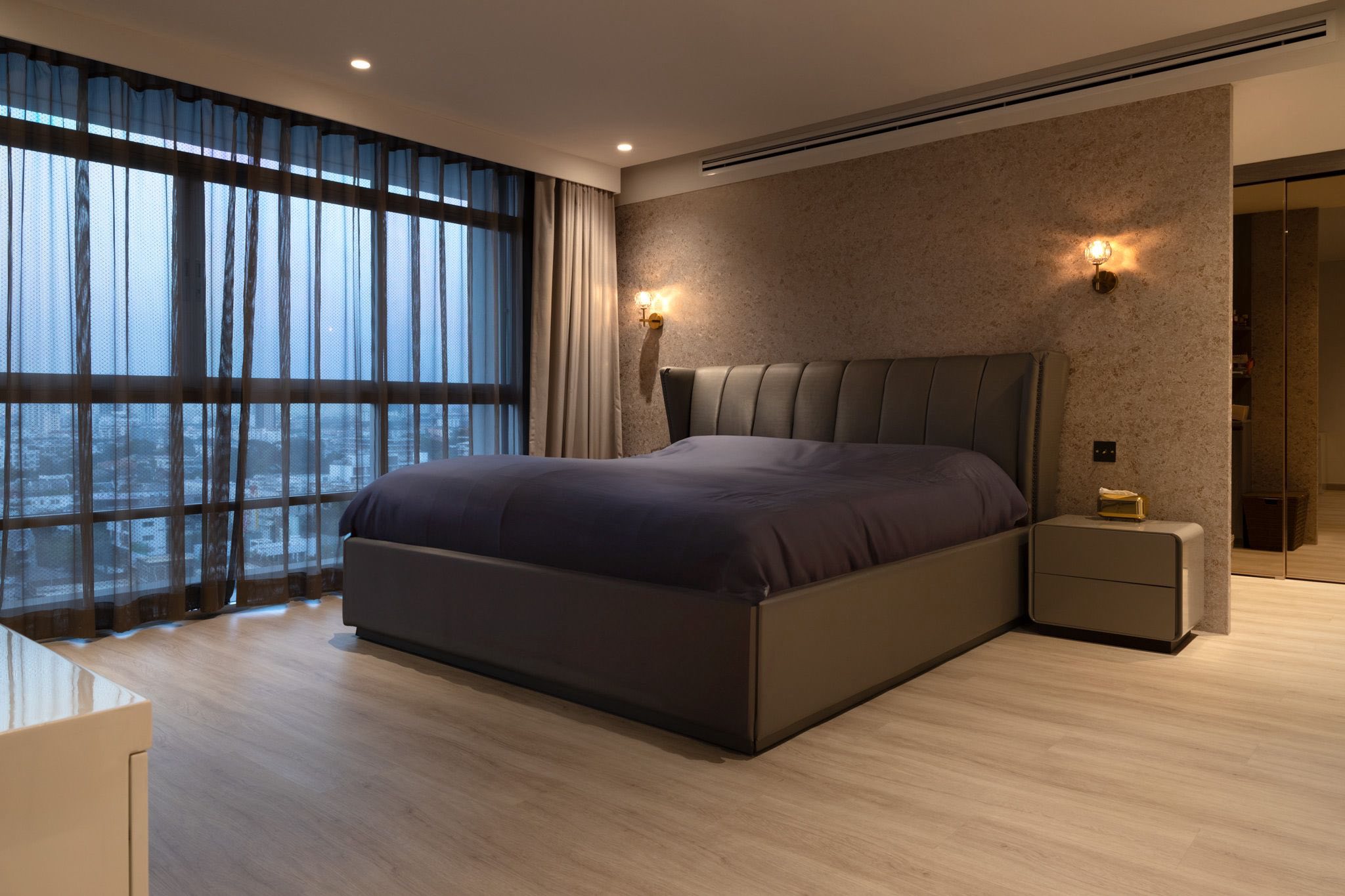 Large Three Bed Room Apartment For Sale