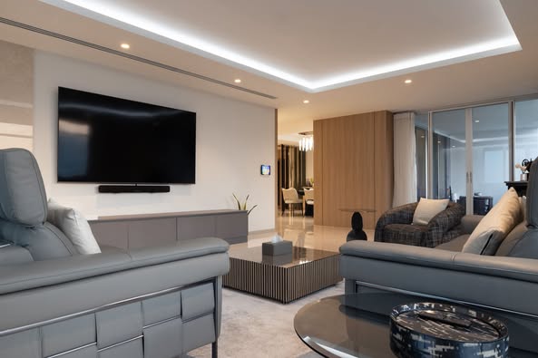 Large Three Bed Room Apartment For Sale