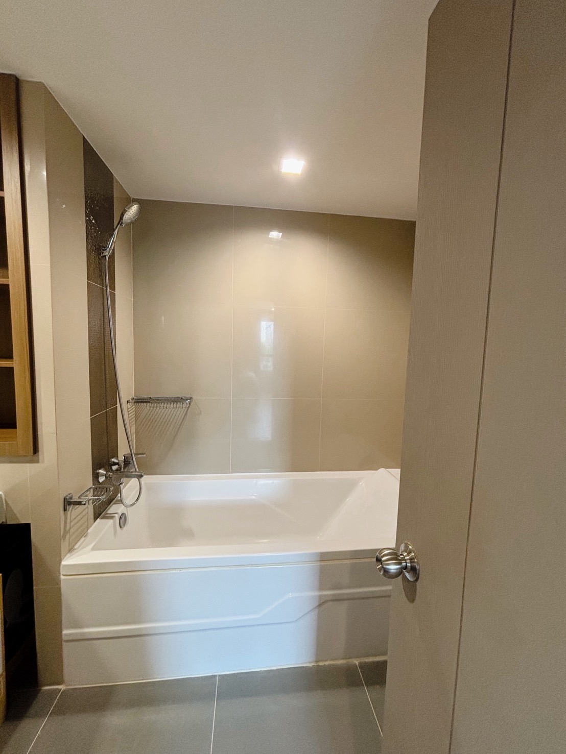 Three Bed Room Apartment For Rent