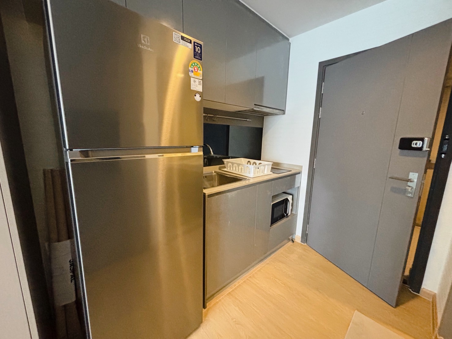 One Bedroom Condo For Rent