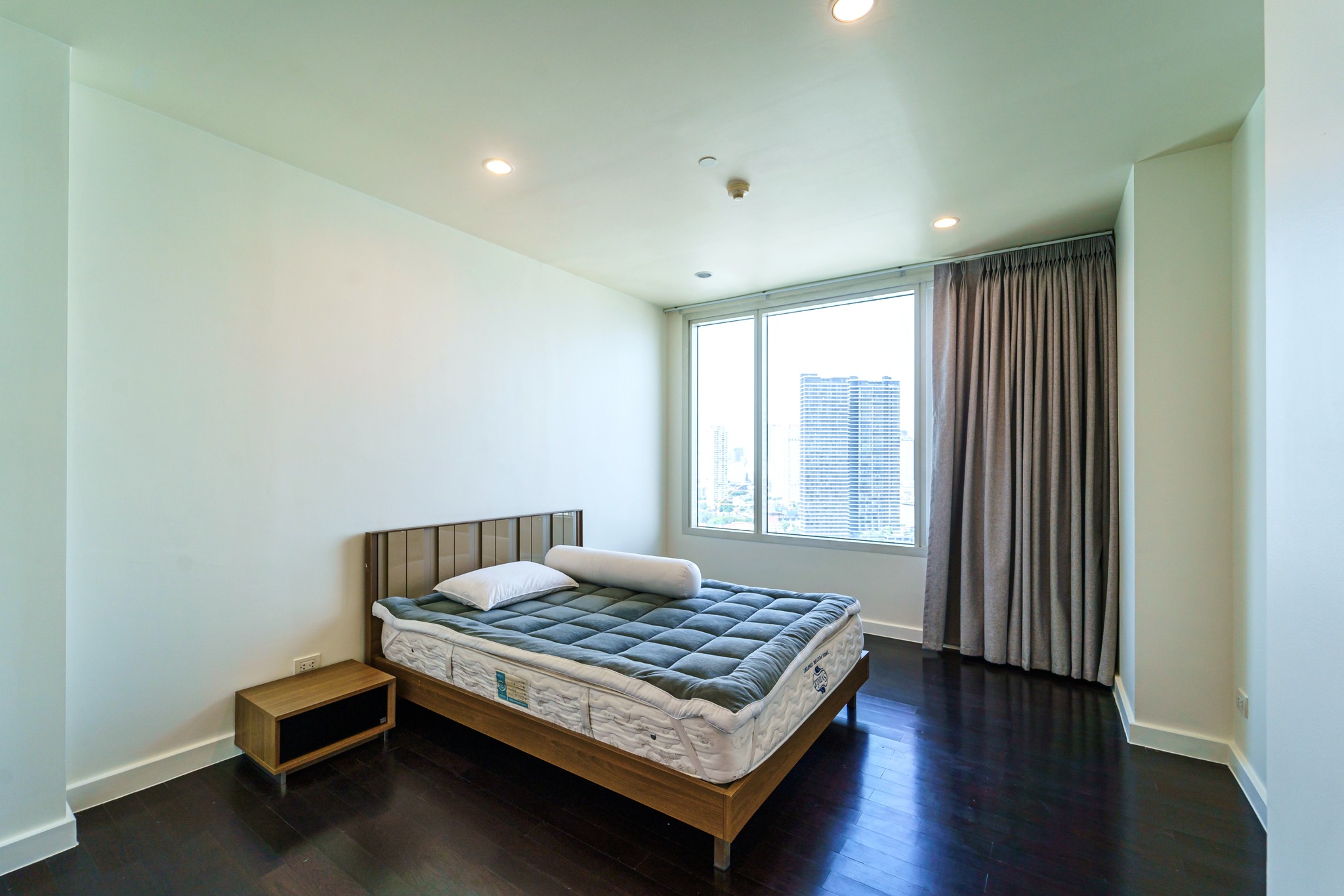 Three Bed Room Apartment For Rent