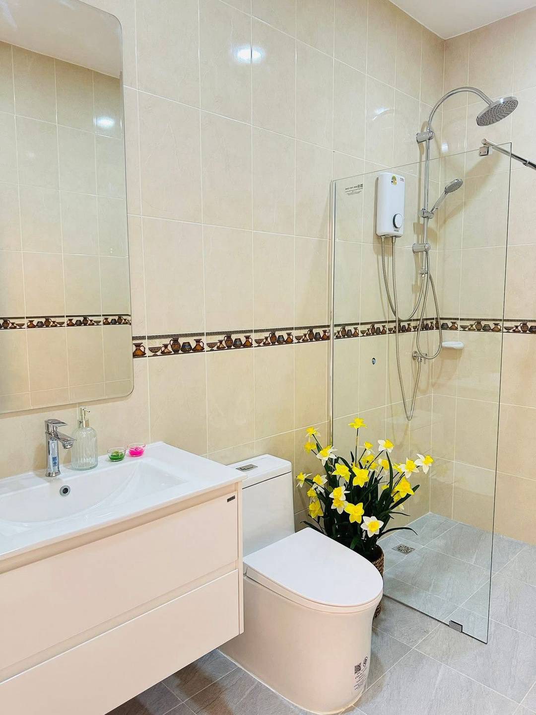 House with Pool For Rent