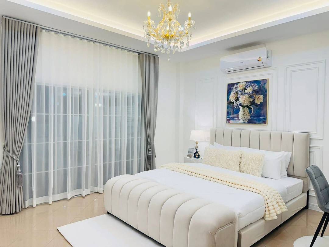 House with Pool For Rent