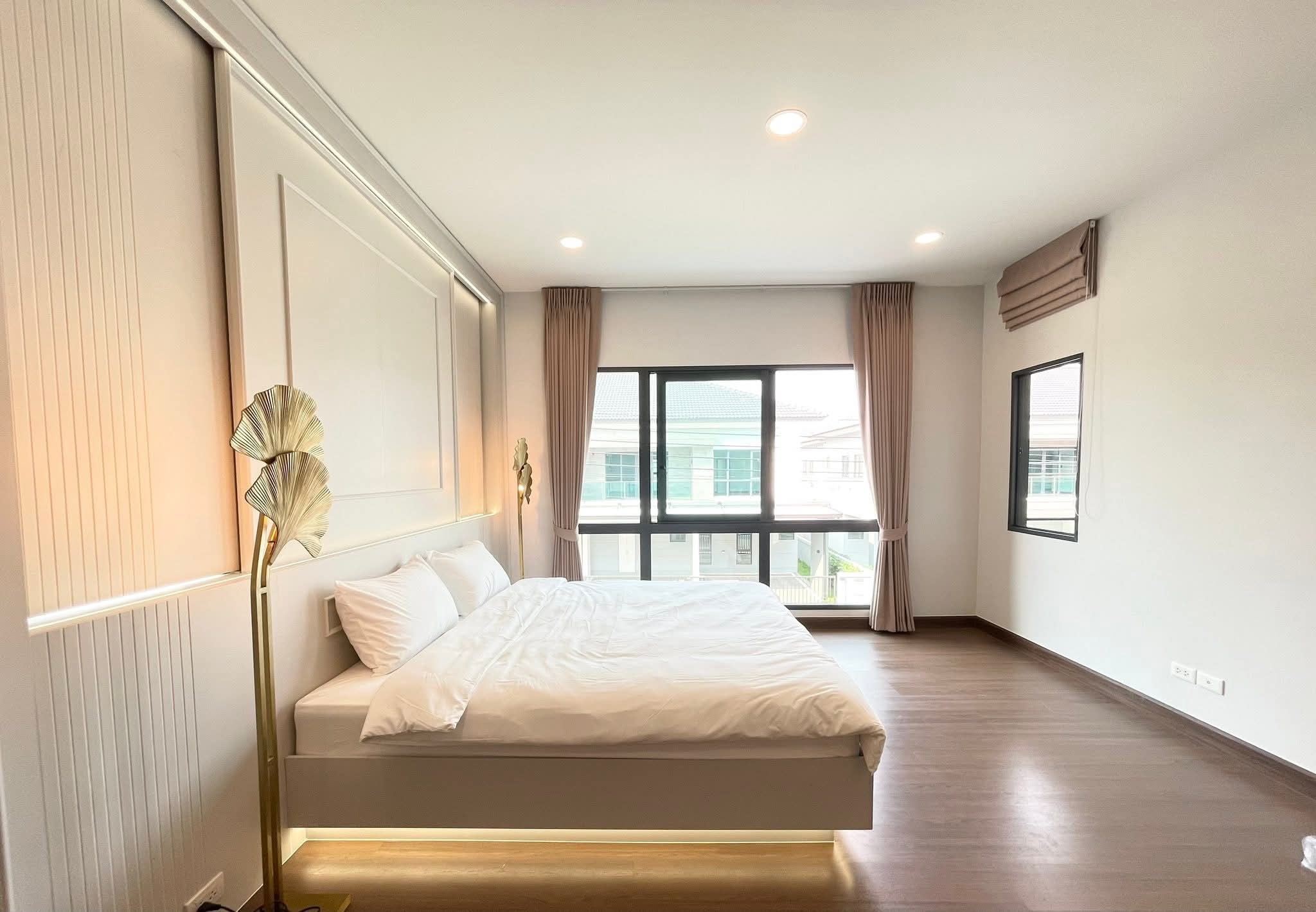 Detached House For Rent