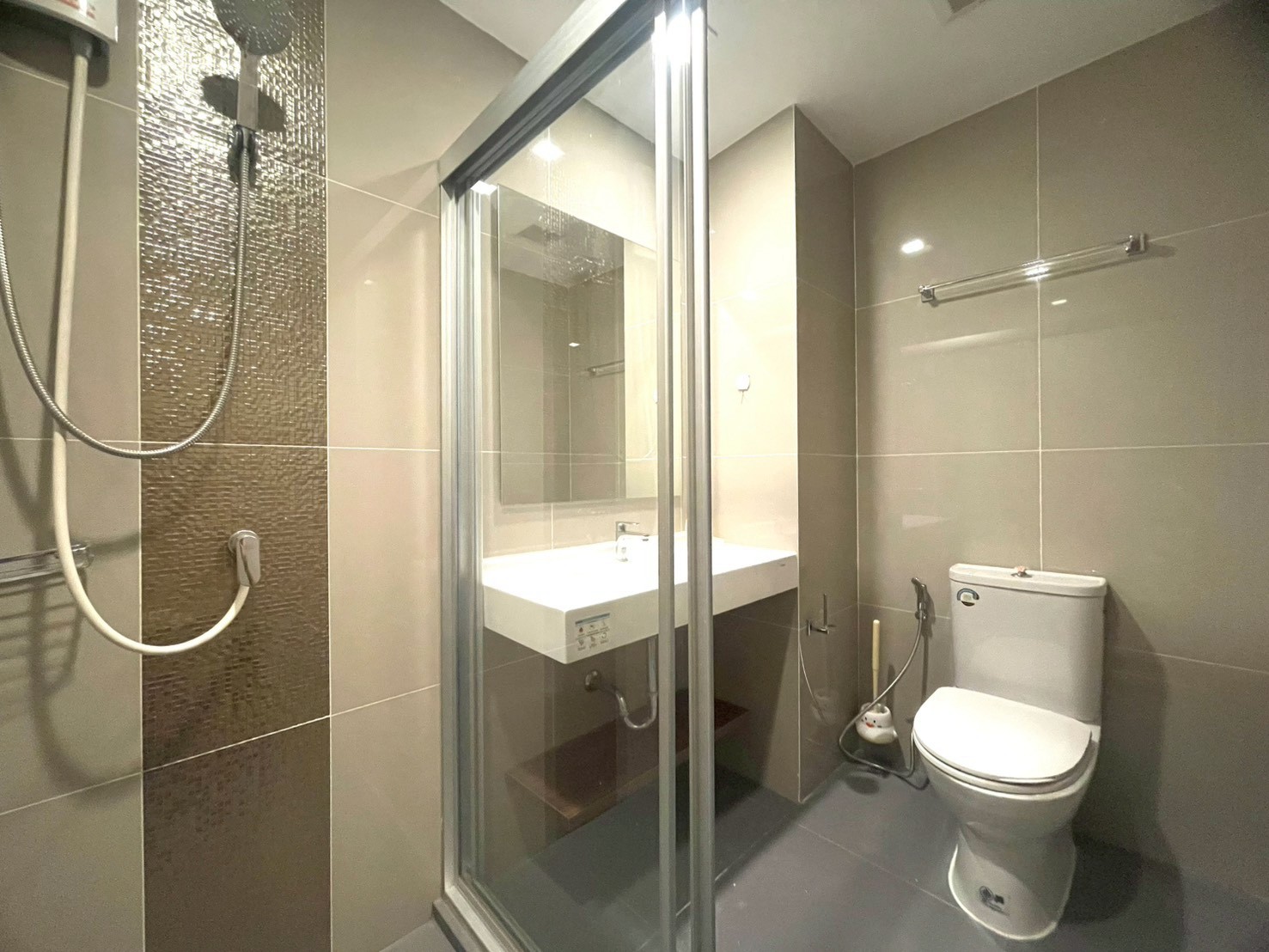 One Bedroom Condo For Rent