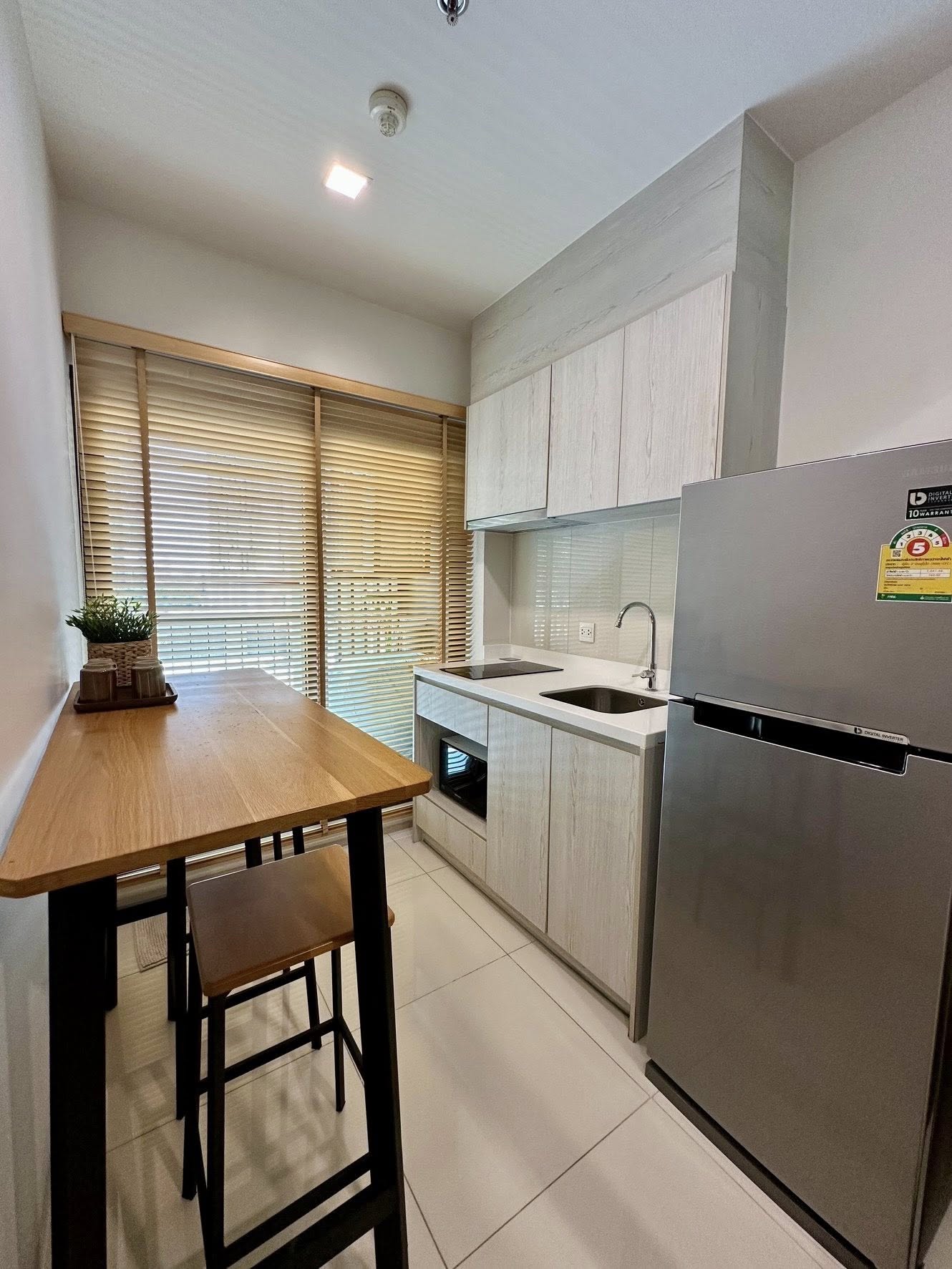 One Bedroom Condo For Rent
