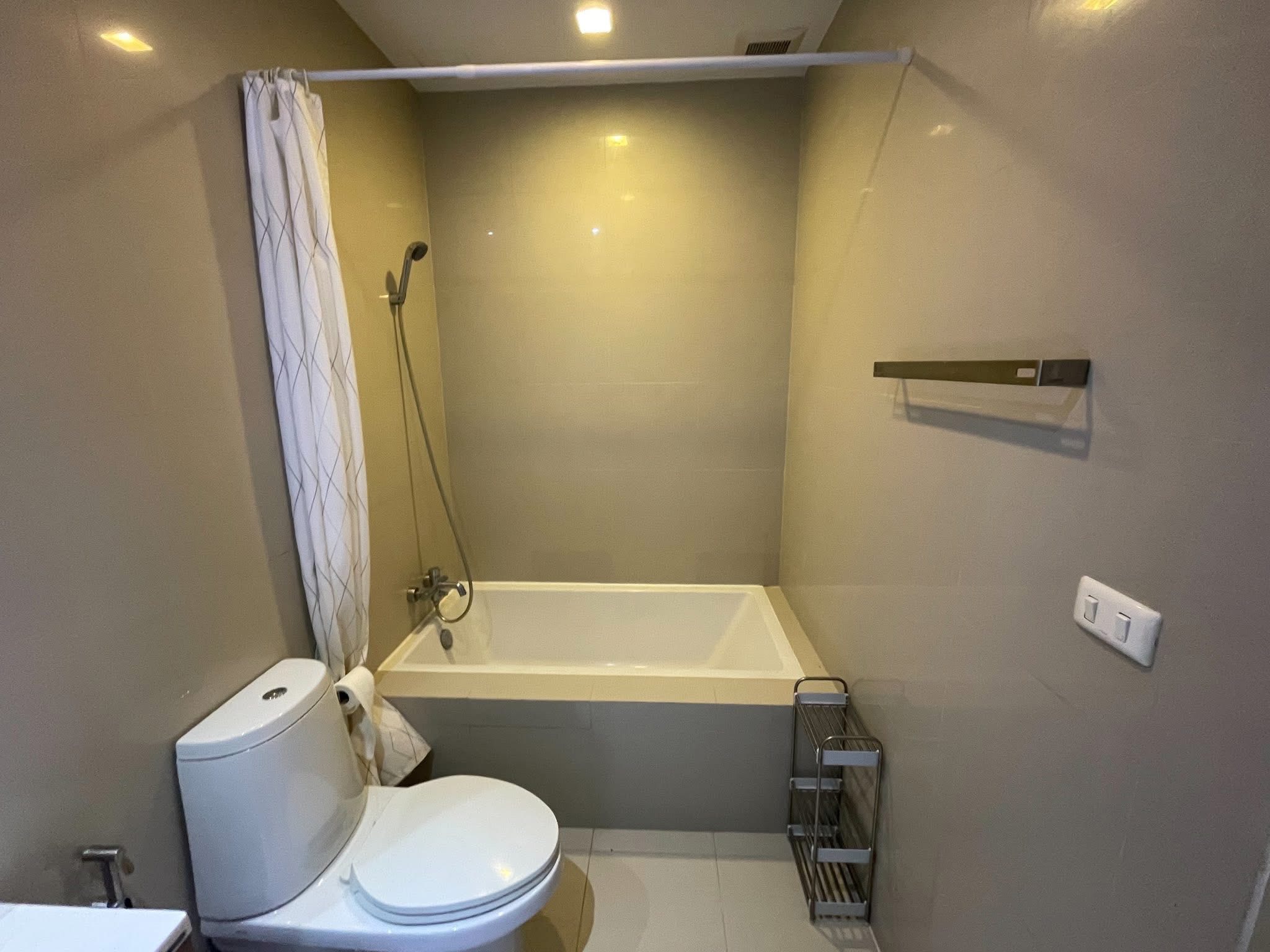 One Bedroom Condo For Rent