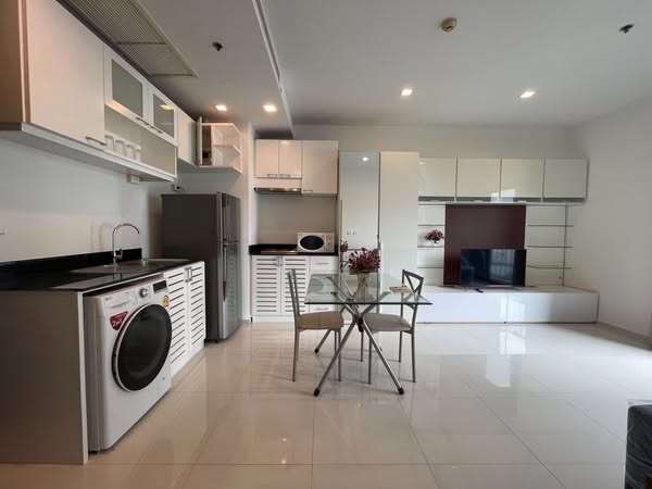 One Bedroom Condo For Rent