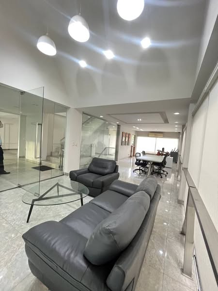Four Storey Building Office For Rent