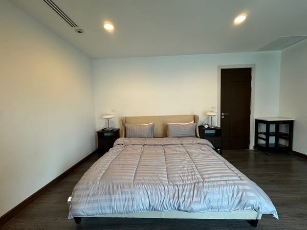 Large Three Bed Room Apartment For Rent