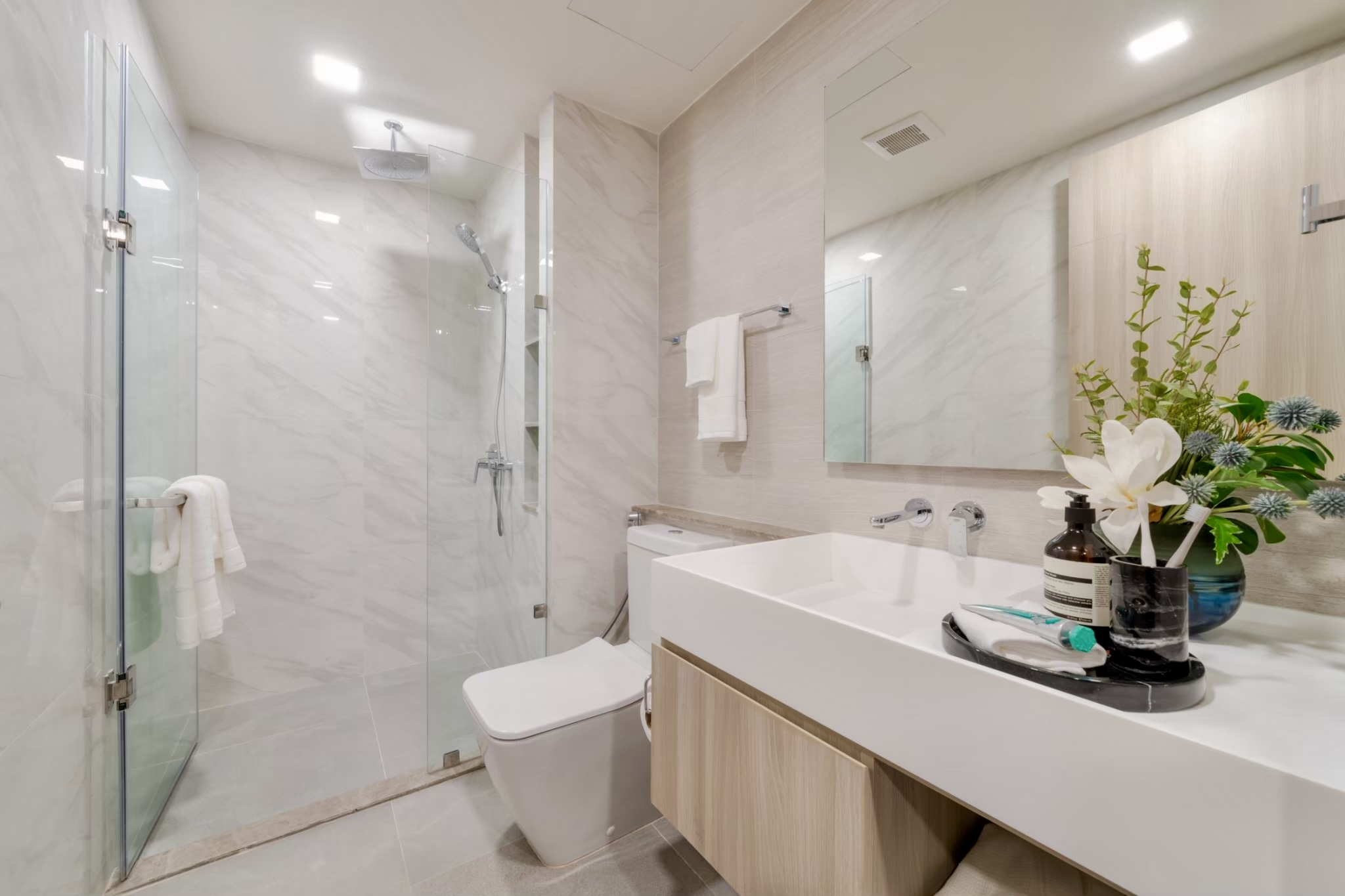 Three Bed Room Apartment For Rent
