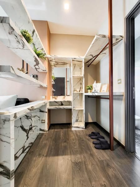 One Bedroom Condo For Rent