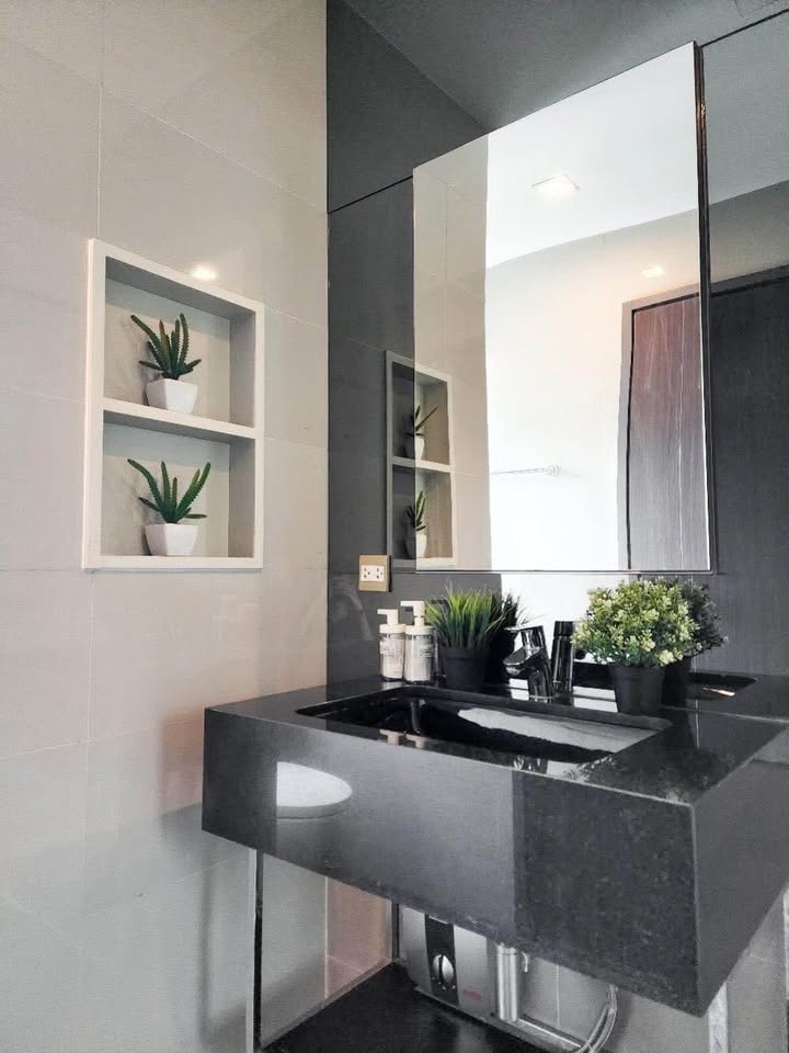 One Bedroom Condo For Rent