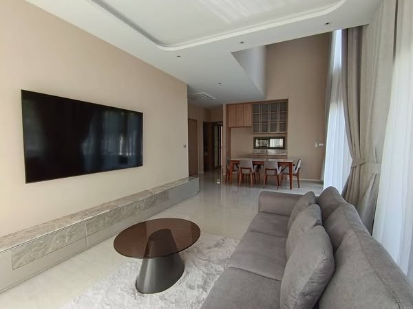Detached House For Rent