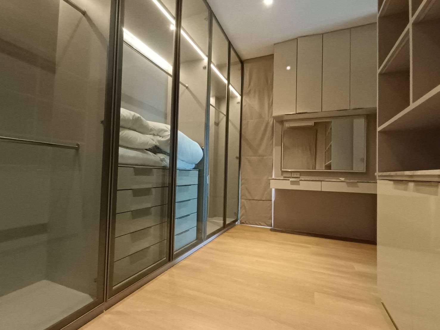 Detached House For Rent