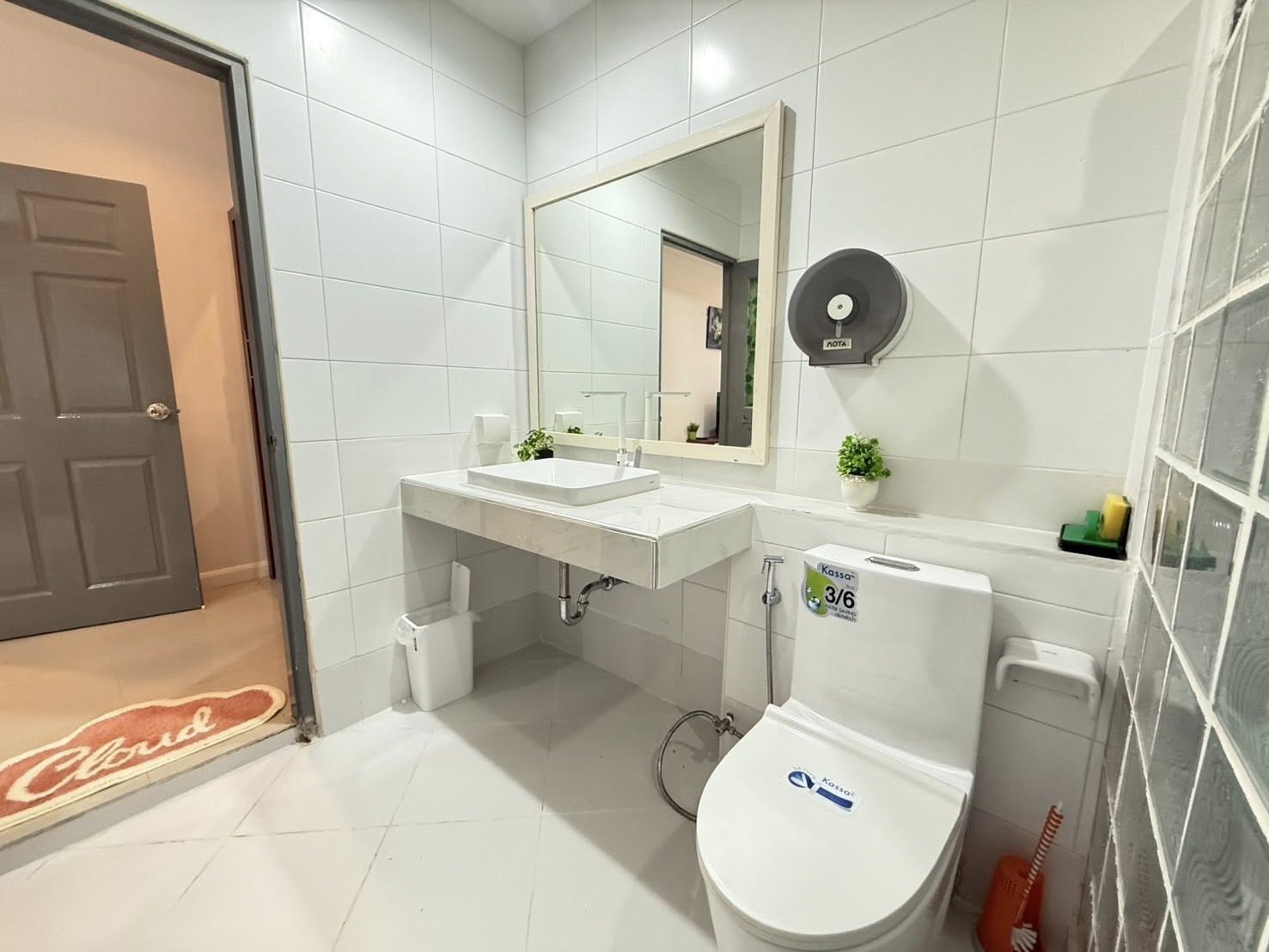 Detached House For Rent