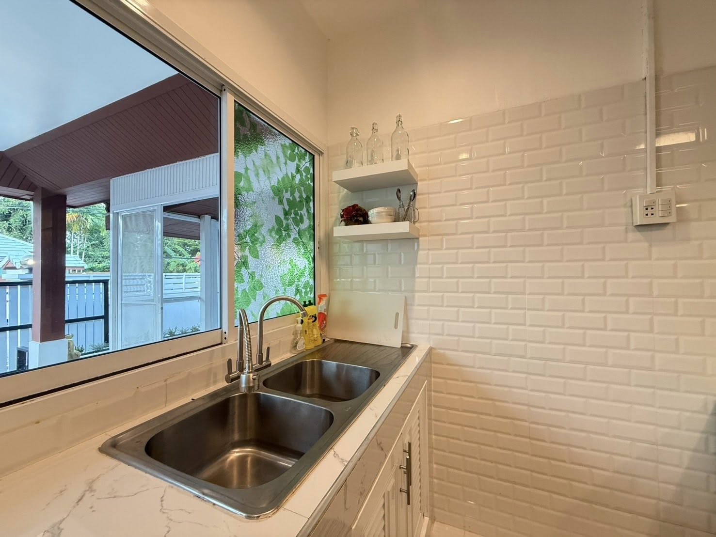 Detached House For Rent