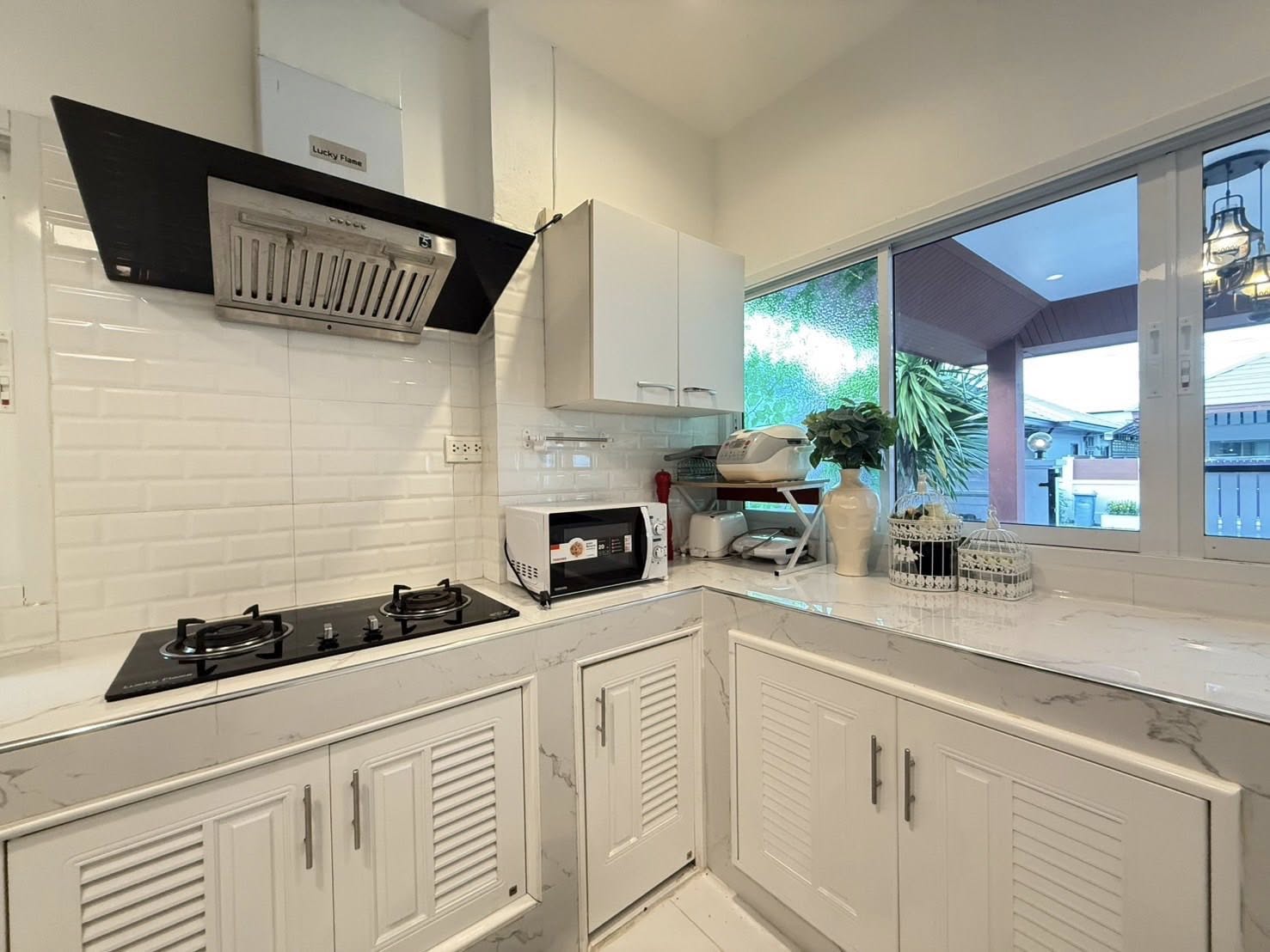 Detached House For Rent