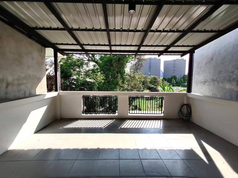 Town House For Rent