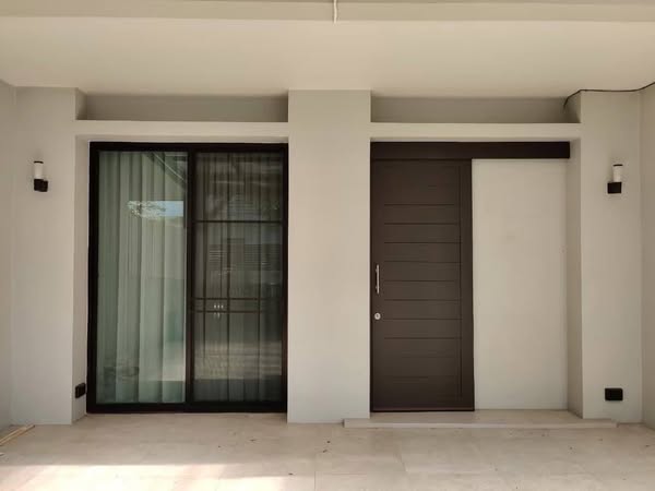 Town House For Rent