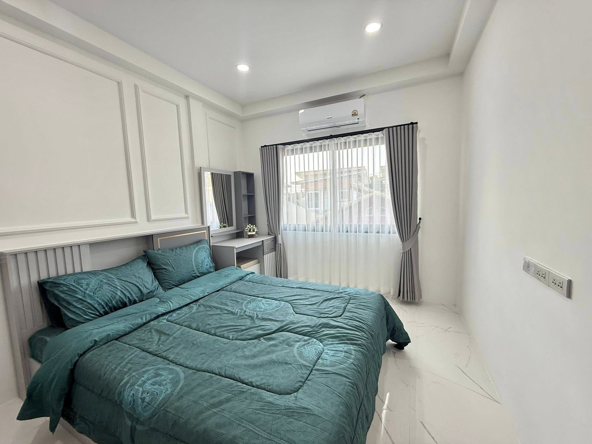 Town House For Rent
