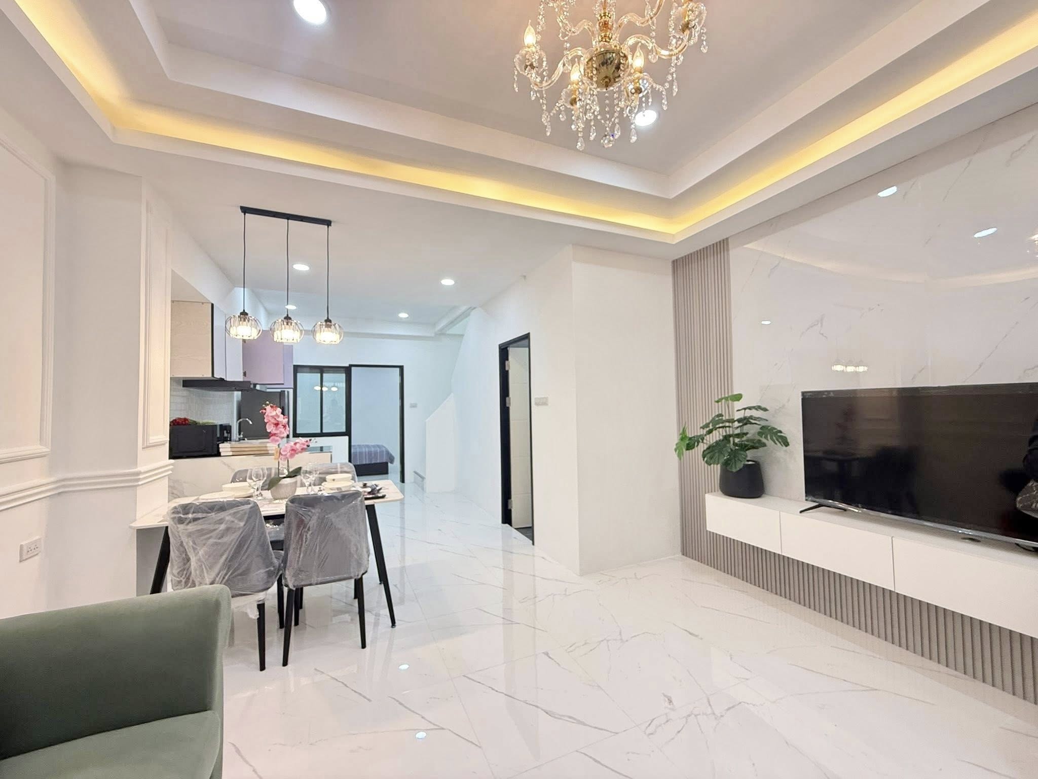 Town House For Rent