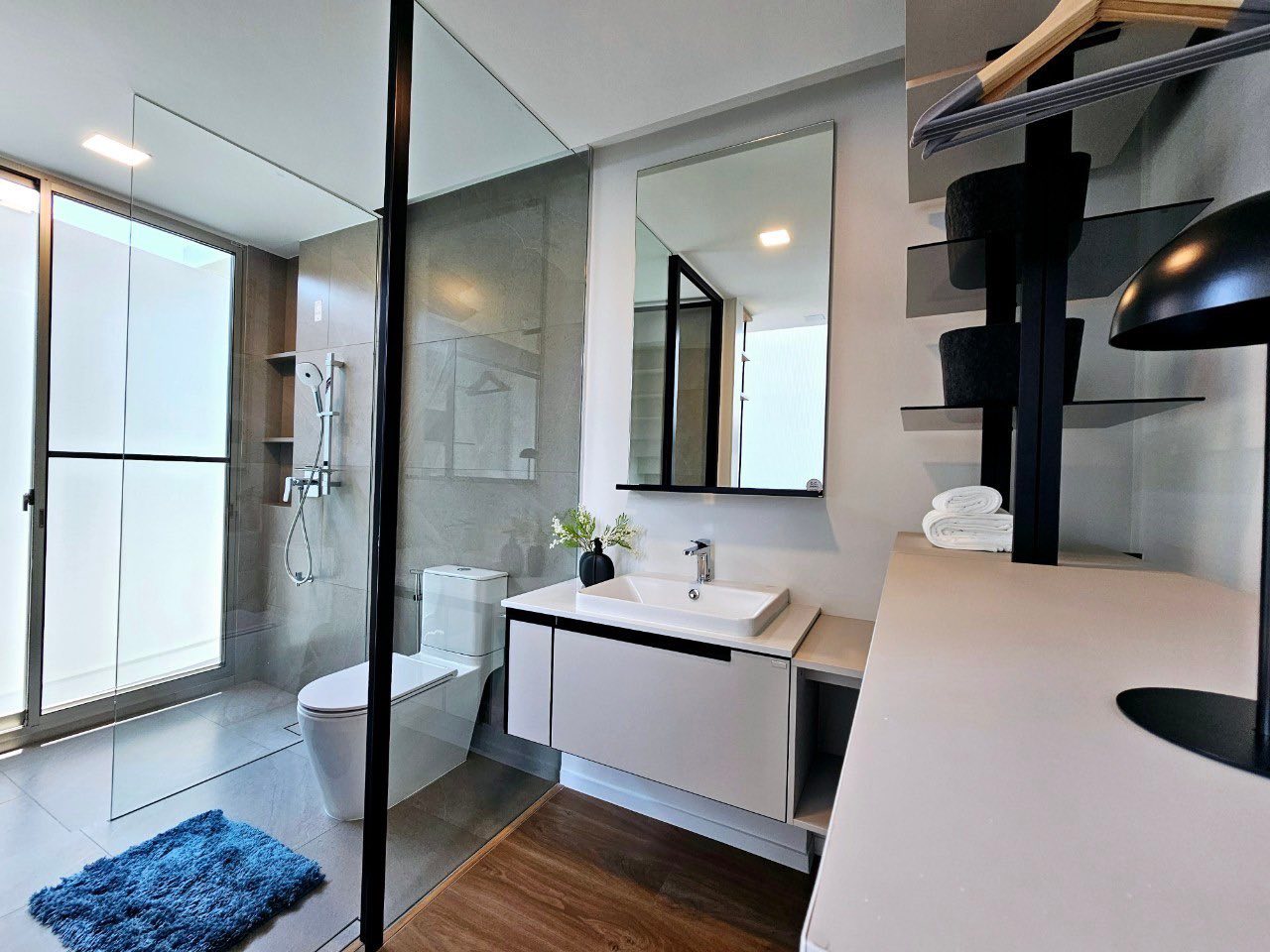 Beautiful Detached House For Rent