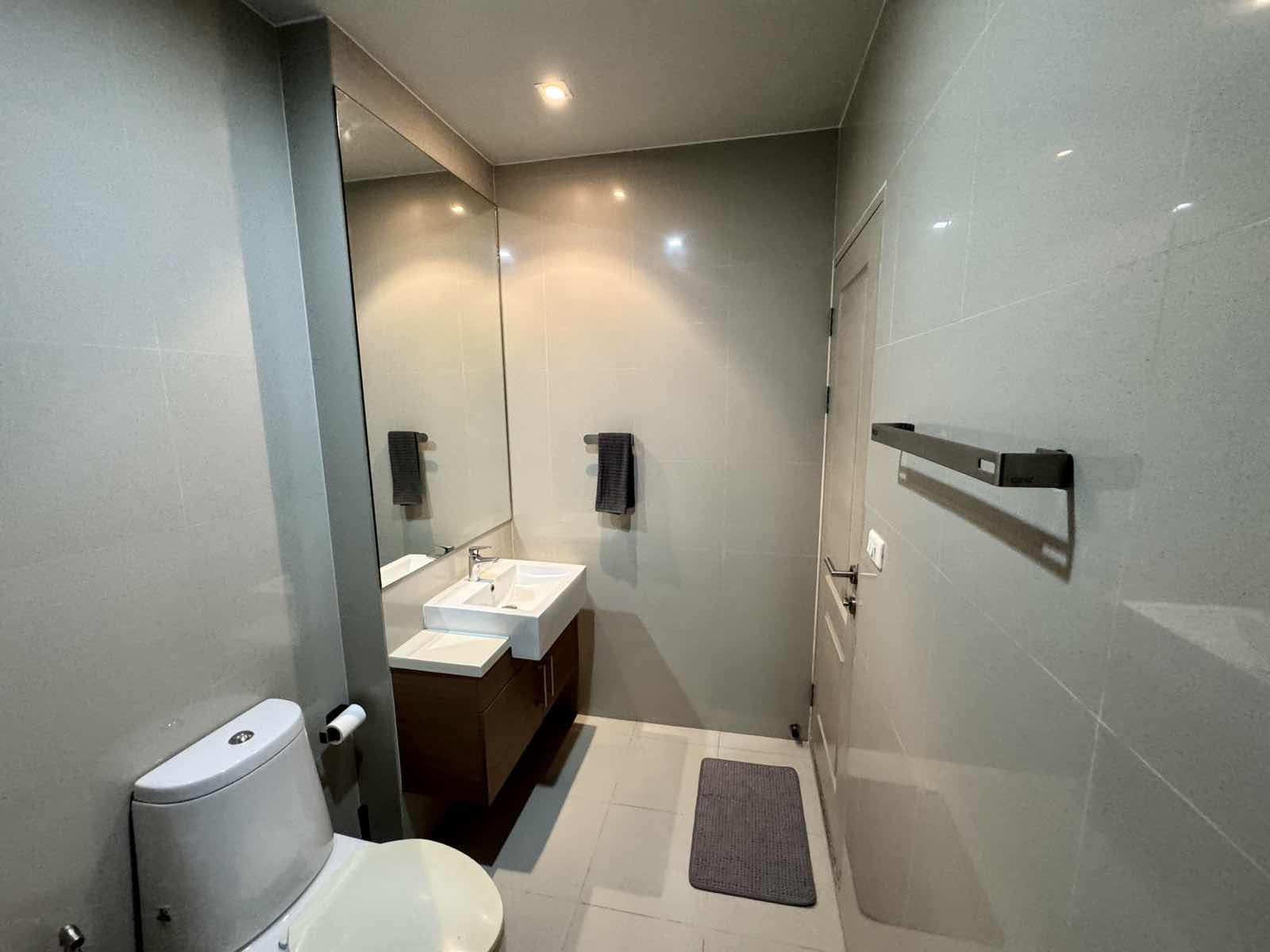 One Bedroom Condo For Rent