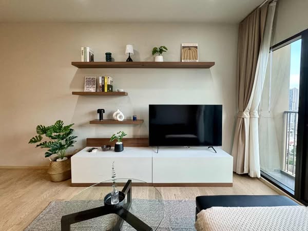 One Bedroom Condo For Rent