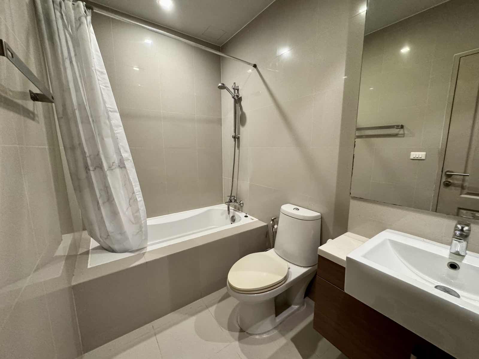 One Bedroom Condo For Rent