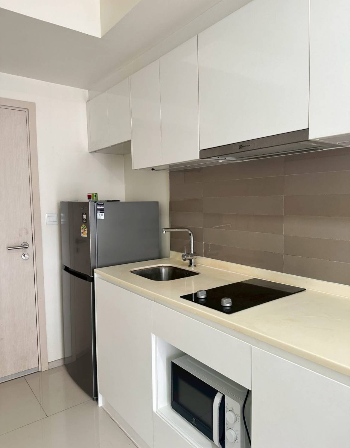 One Bedroom Condo For Rent